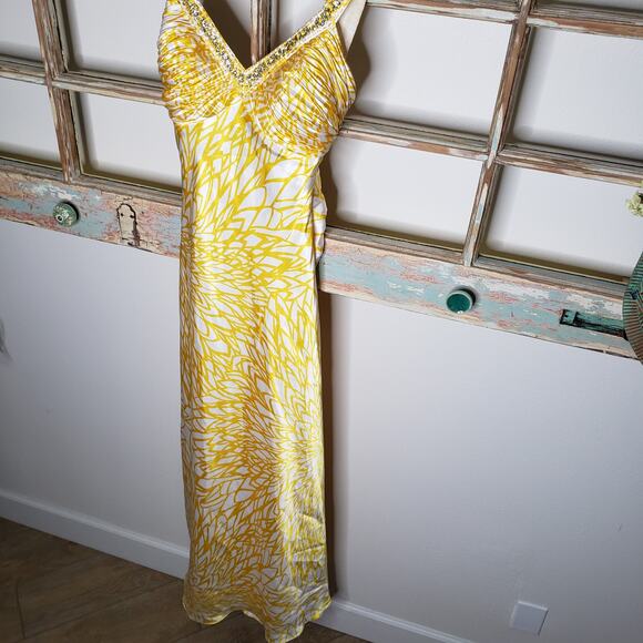 Morgan & C Yellow and White Dress with Crystal Neckline size 1/2 - Picture 1 of 12